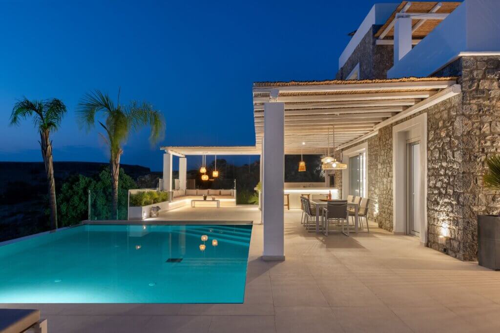 met welke professionals je te maken krijgt als je een woning bouwt op rhodos