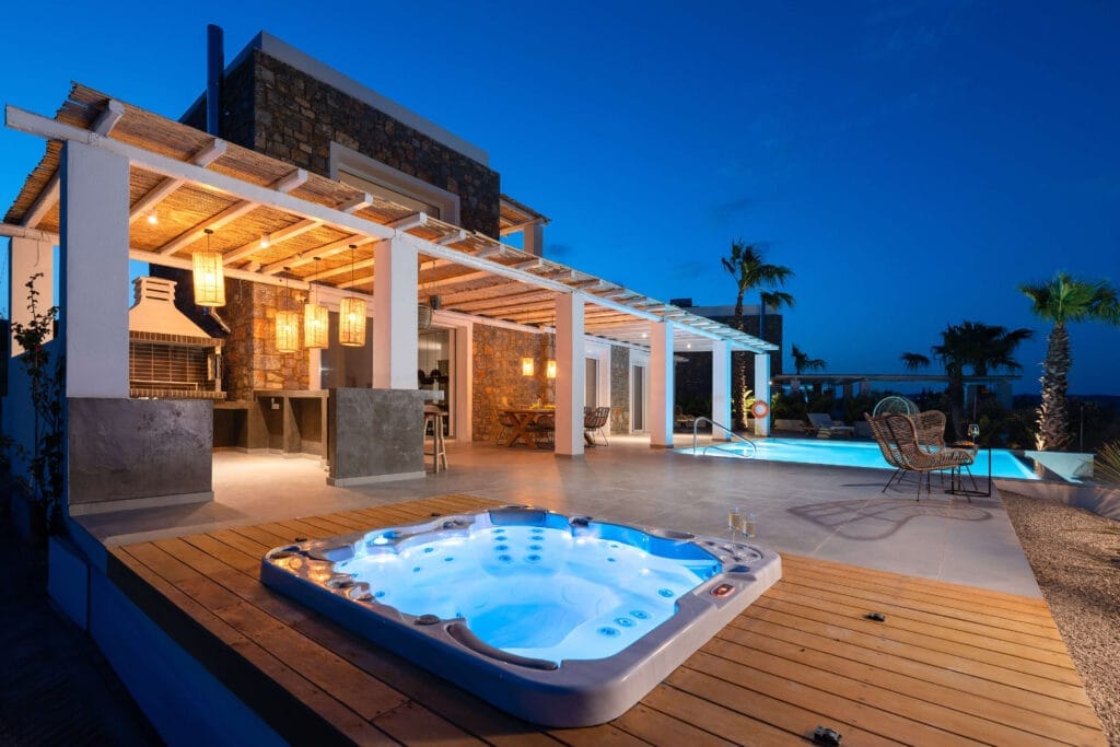 terras summer breeze villa by night